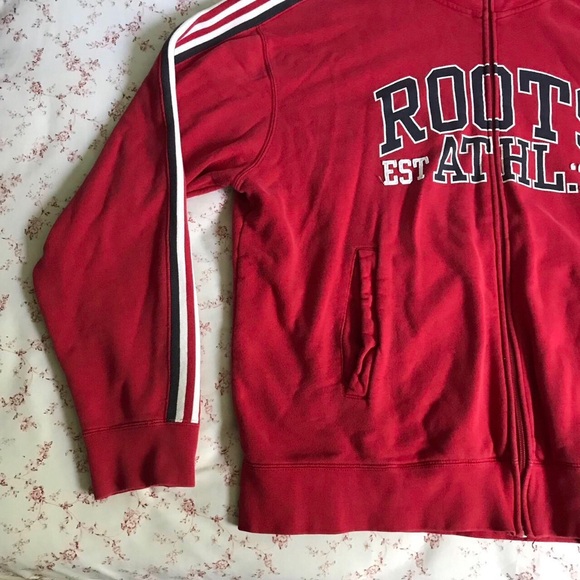 Red Roots zip up sweater with long neck collar - Picture 5 of 8